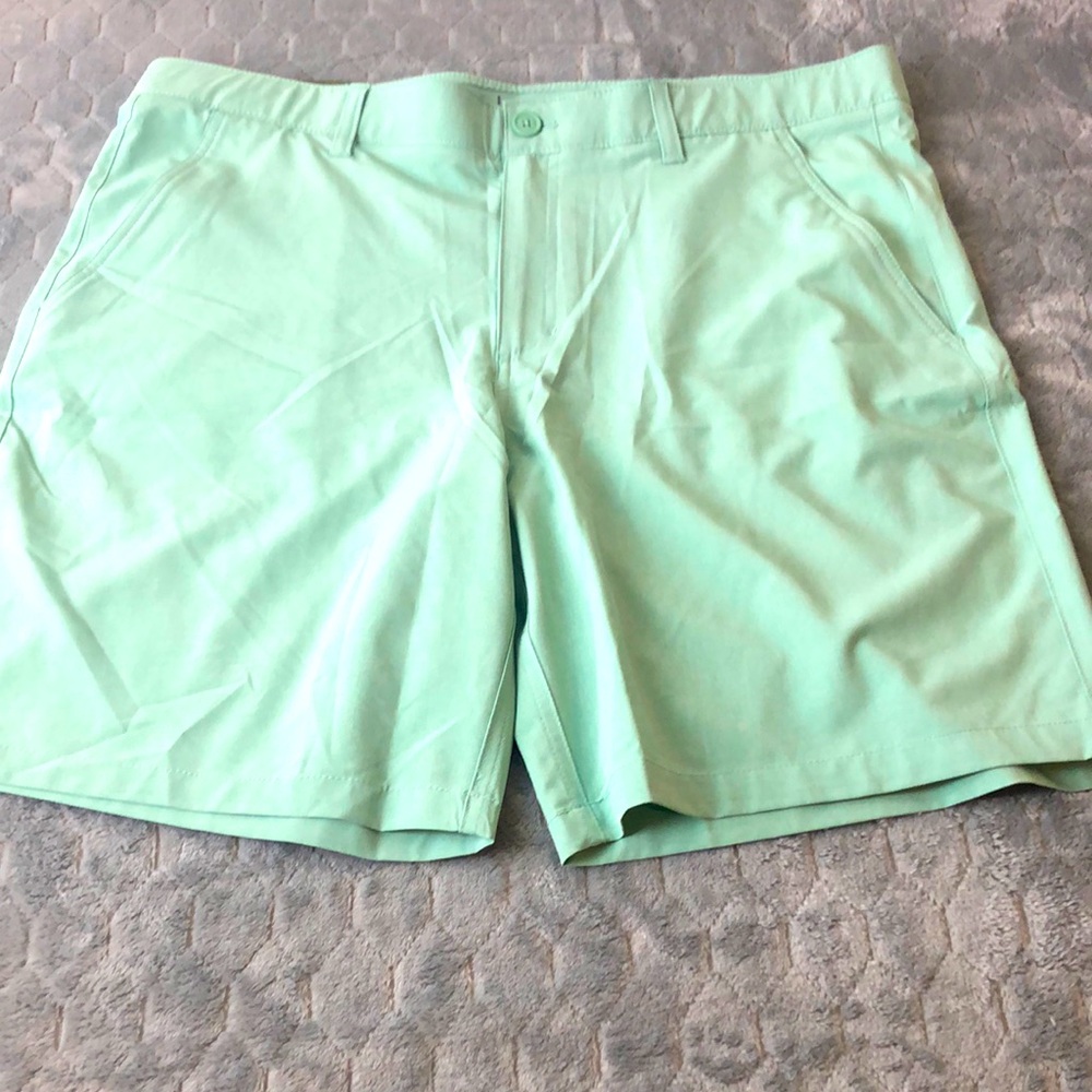 RW Rorie Whelan Golf shorts Men’s size 38W lightweight mint green slash pockets